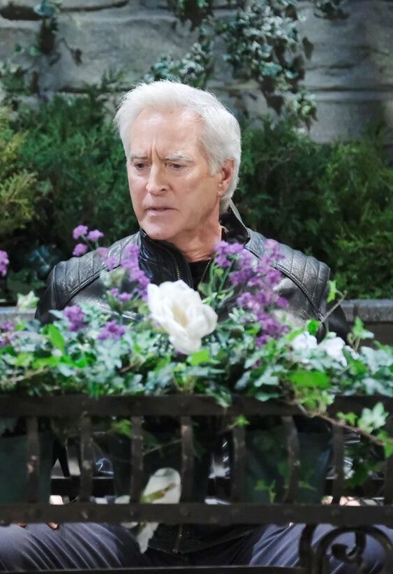 Marlena Grills John/Tall - Days of Our Lives
