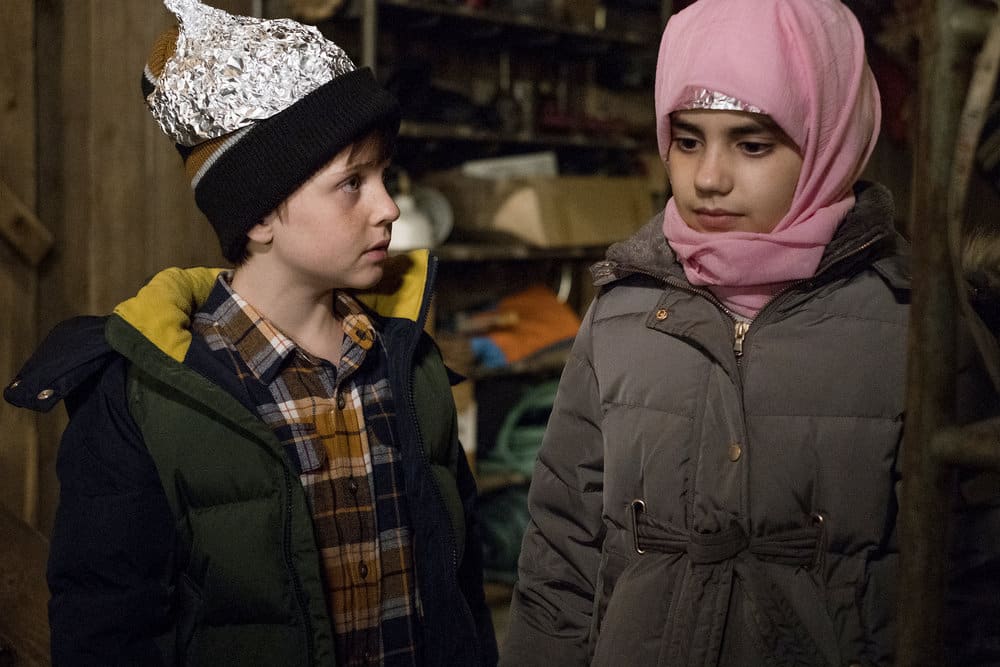 Max and Sahar Plot to Expose Henry - Resident Alien Season 1 Episode 4