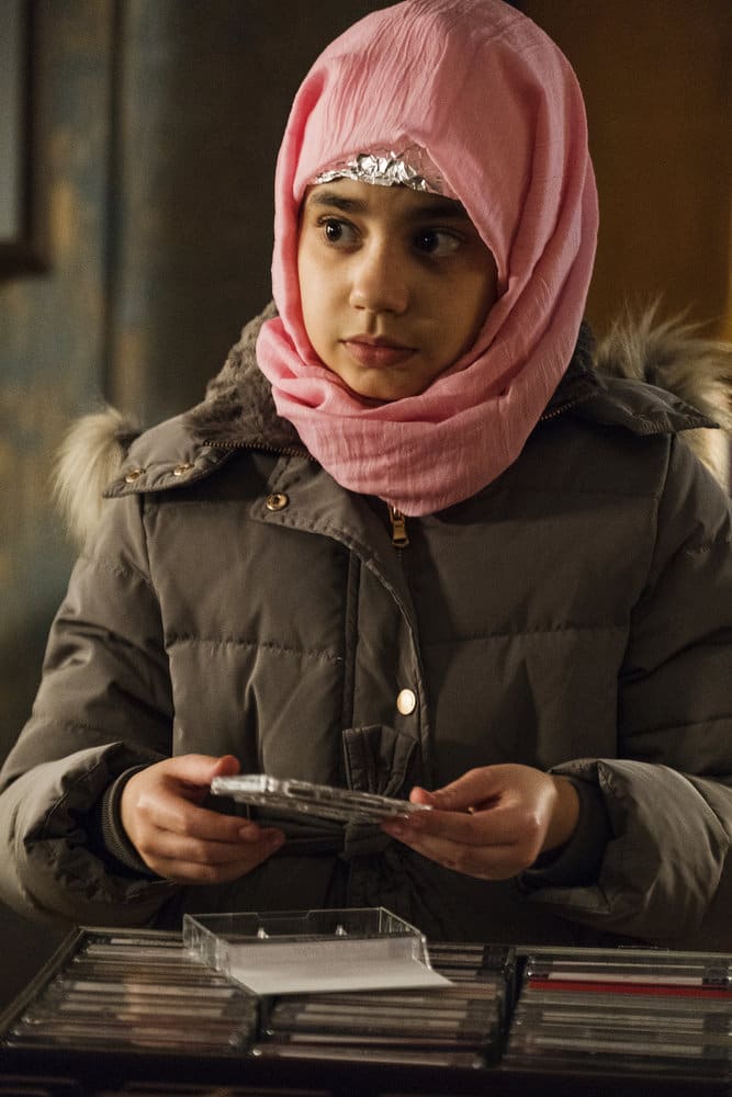 Sahar Has a Plan - Resident Alien Season 1 Episode 4