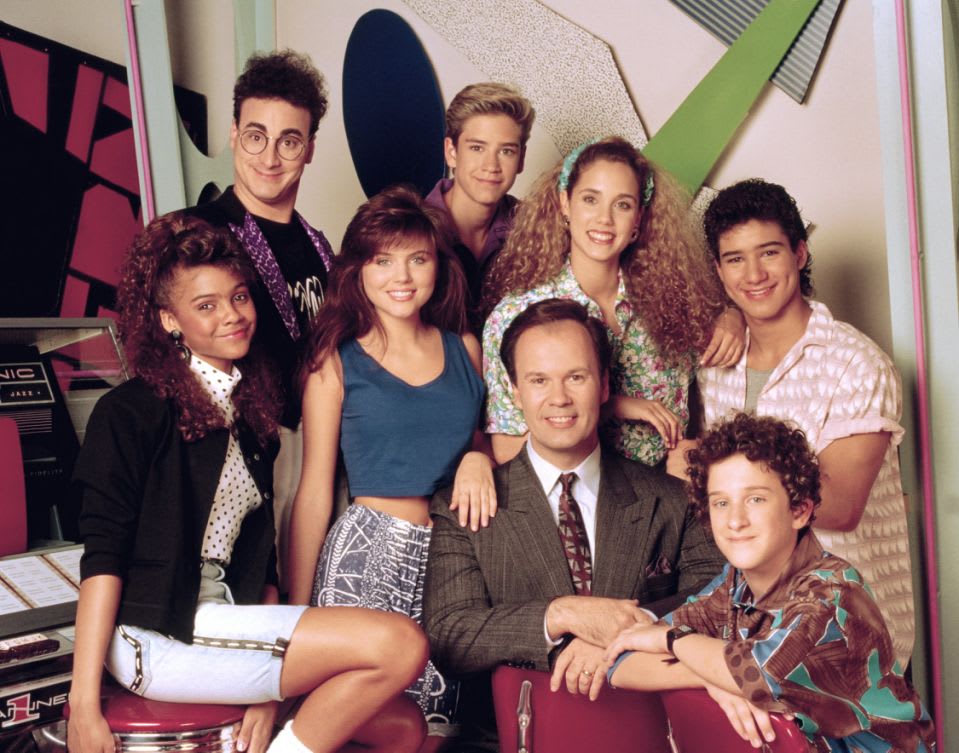Dustin Diamond Death MarkPaul Gosselaar, Mario Lopez Lead Tributes to
