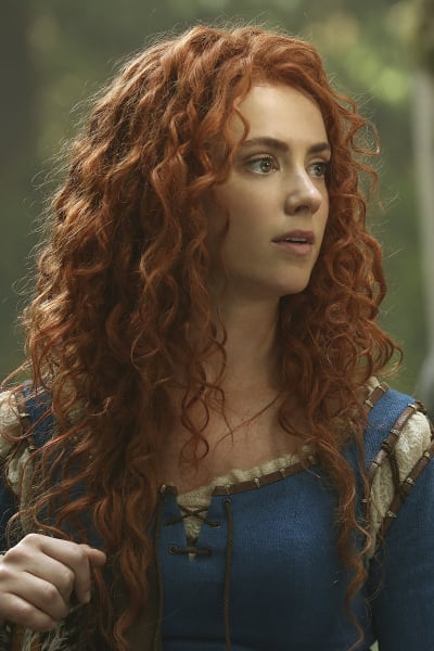 Amy Manson as Merida - Once Upon a Time Season 5 Episode 1