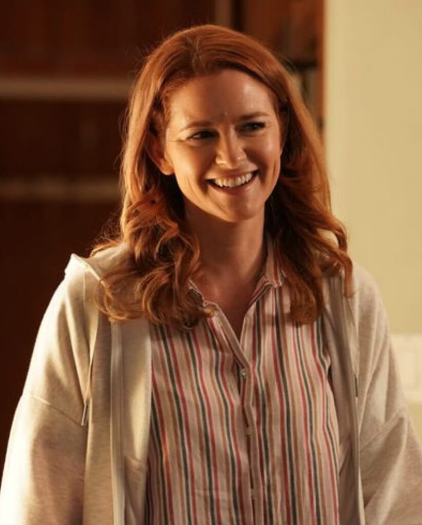 April Smiles Upon Her Return - Grey's Anatomy Season 17 Episode 14