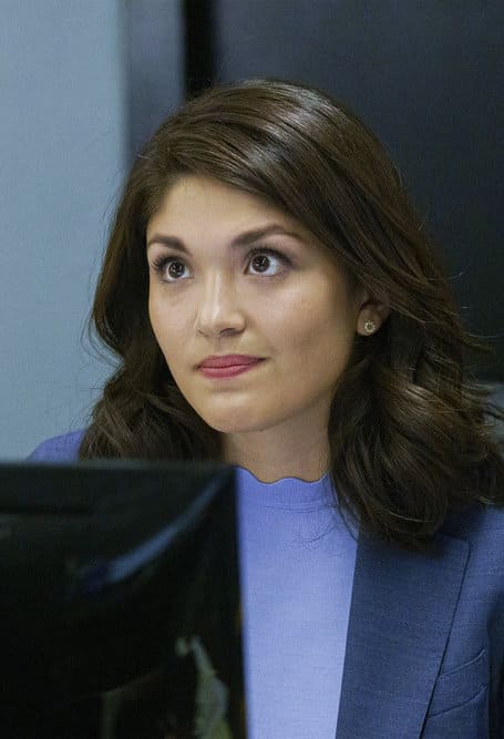 Drea at work - Manifest Season 3 Episode 1