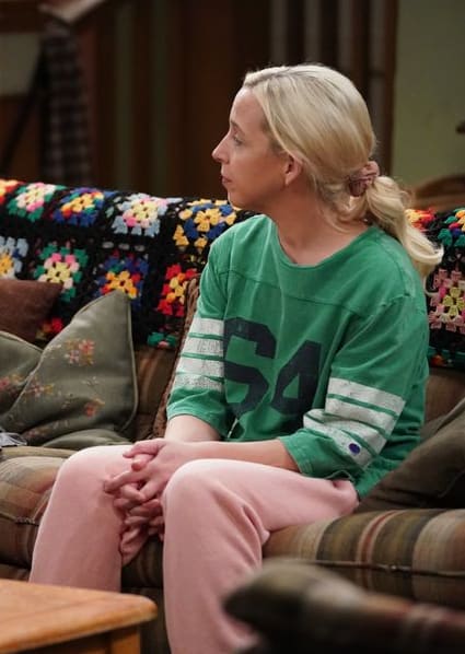 Hanging Out in Sweats - The Conners Season 3 Episode 14