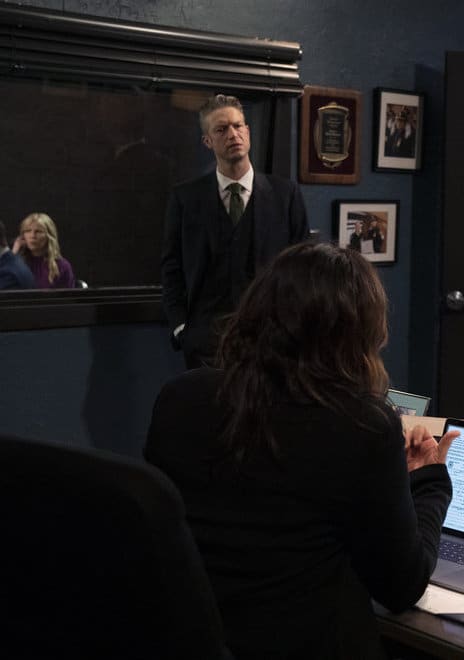 Helping Out - Law & Order: SVU Season 22 Episode 9