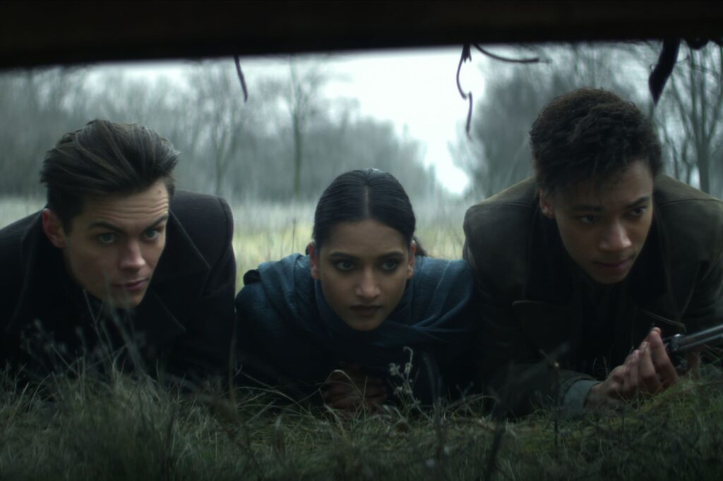 Waiting for the Train - Shadow and Bone Season 1 Episode 7