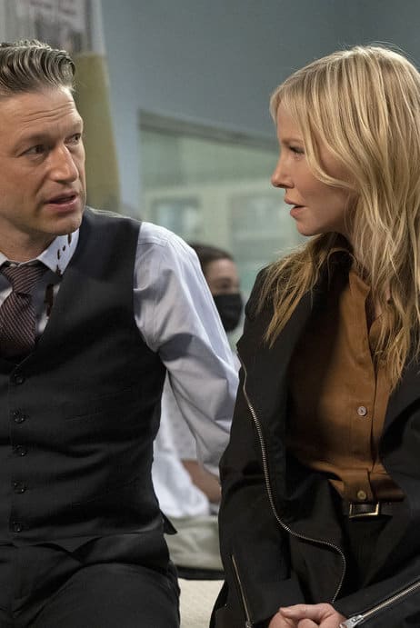 Carisi Protects Rollins - Law & Order: SVU Season 22 Episode 14