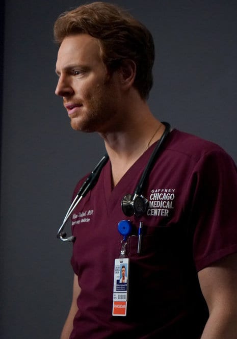 Caught In The Middle - Chicago Med Season 6 Episode 15