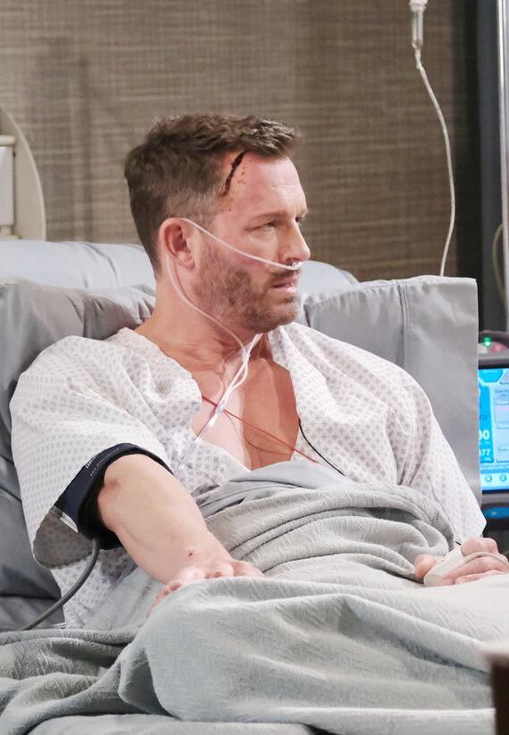 Chloe is Missing / Tall - Days of Our Lives