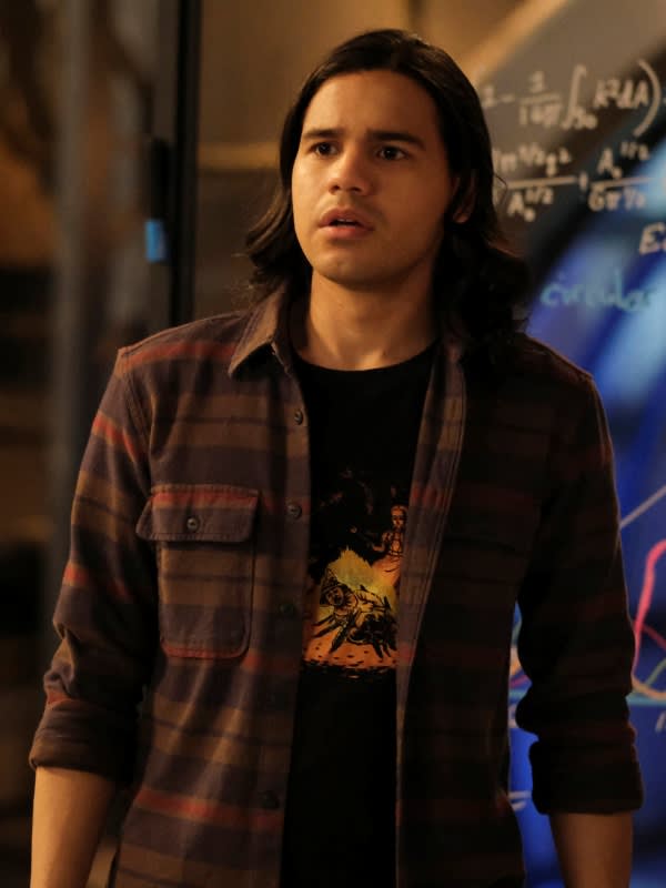 Cisco Ramon - The Flash Season 7 Episode 11