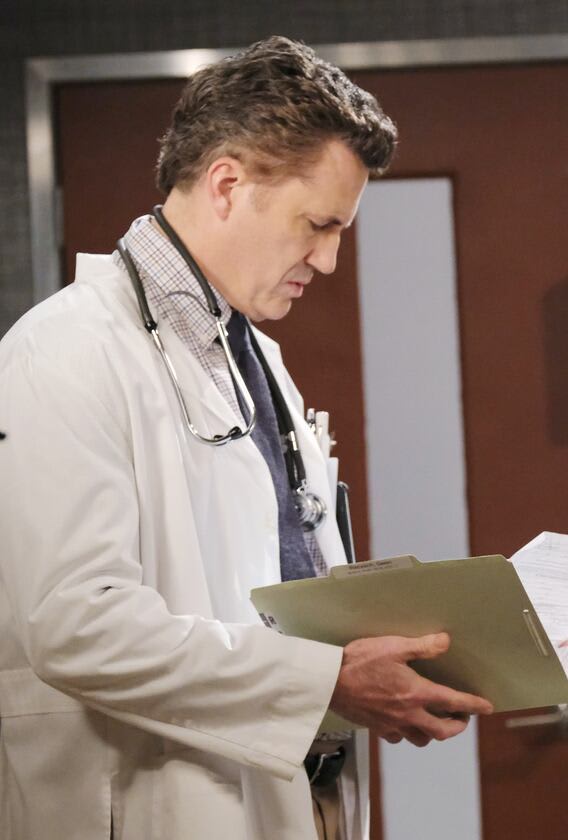 Dr Snyder Blackmails Gwen / Tall - Days of Our Lives