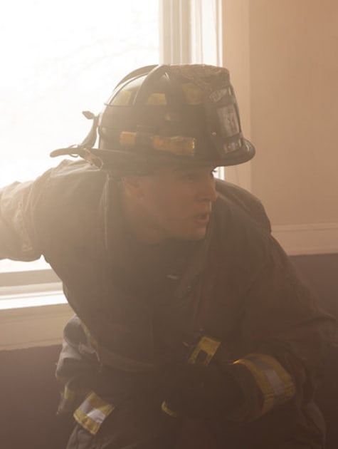 Gallo on the scene - Chicago Fire Season 9 Episode 14