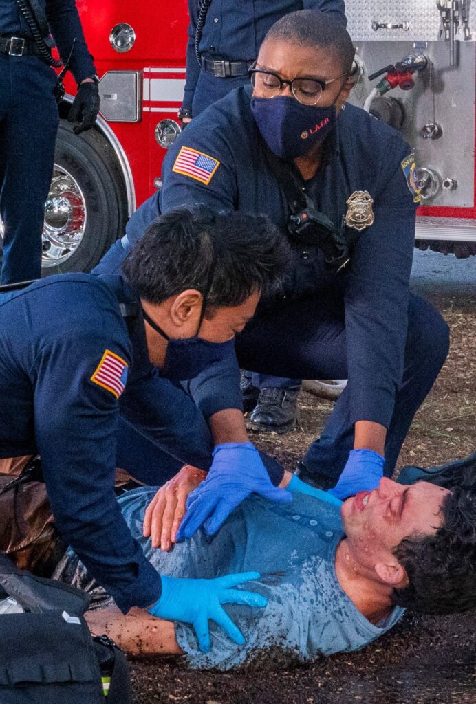 Lending A Hand - 9-1-1 Season 4 Episode 12