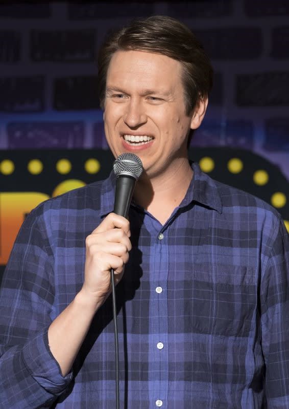 Pete Holmes on Crashing