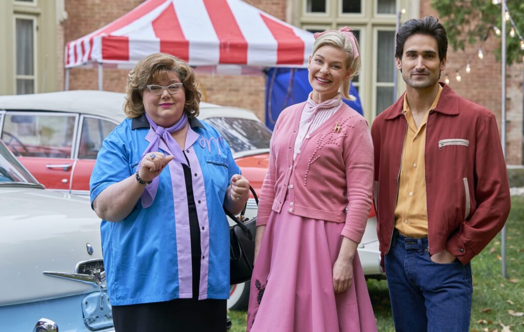Smiling for the Camera - Good Witch Season 7 Episode 2