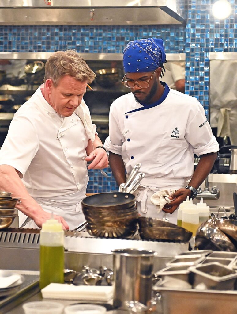 Mentoring - tall - Hell's Kitchen Season 20 Episode 5