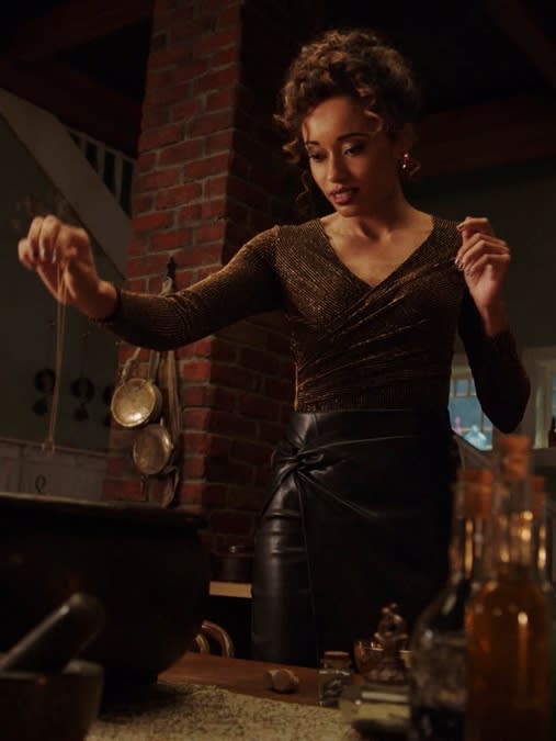 Potion - DC's Legends of Tomorrow Season 6 Episode 5