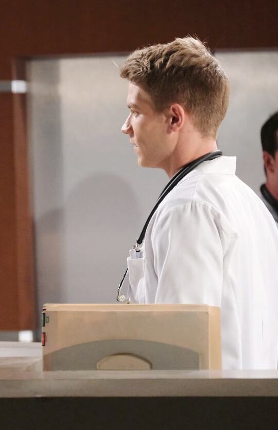 Tripp Tips Off Kayla / Tall - Days of Our Lives