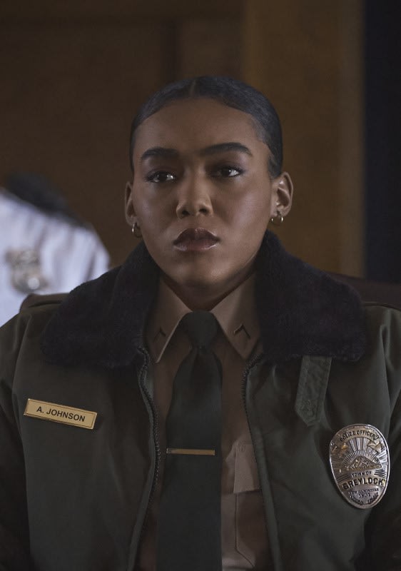 In a Tough Position - The Republic of Sarah Season 1 Episode 5
