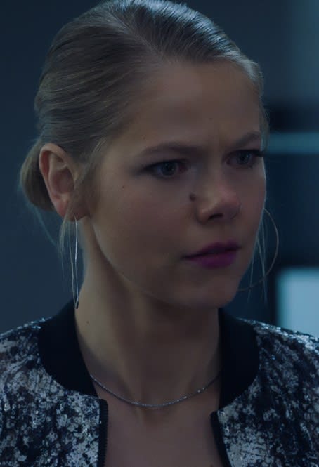 Concerned Isobel - Roswell, New Mexico Season 3 Episode 6