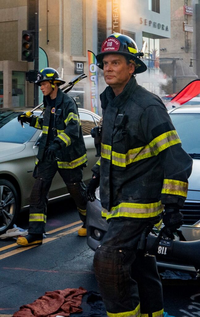 Buck And Eddie Respond - 9-1-1 Season 5 Episode 1