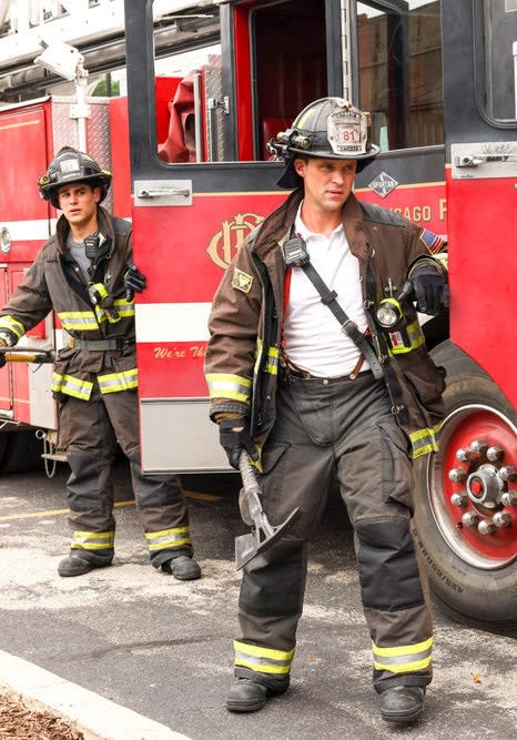 Casey and Gallo Tall - Chicago Fire Season 10 Episode 2
