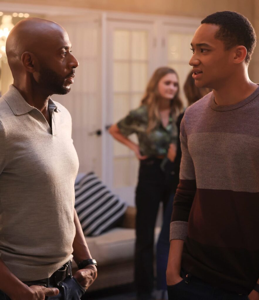 Chatting Before Dinner - tall - A Million Little Things Season 4 Episode 1