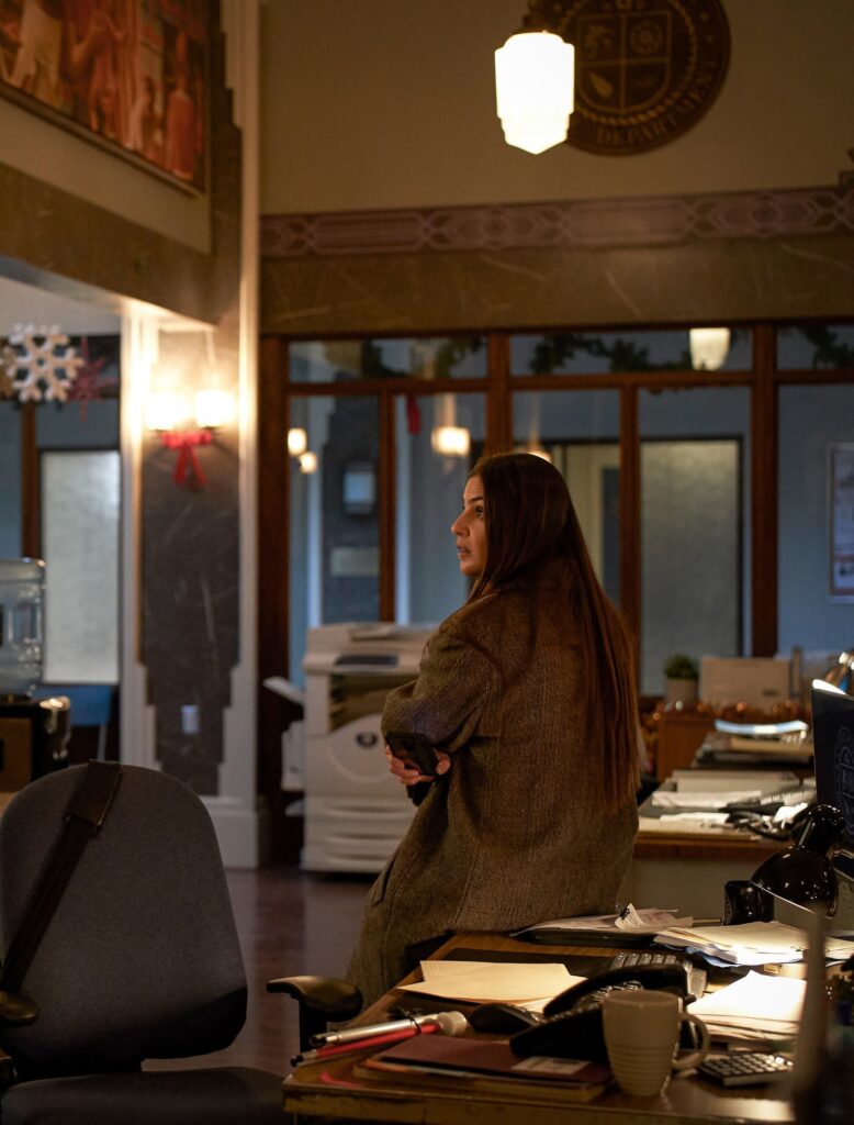 Sarah Behaves Suspiciously - tall - In The Dark Season 3 Episode 11