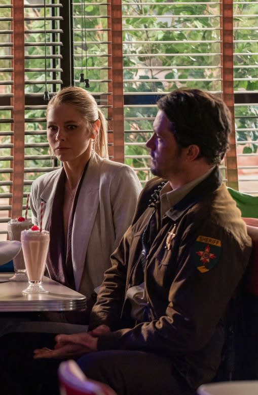 Surprise Face - Roswell, New Mexico Season 3 Episode 7 