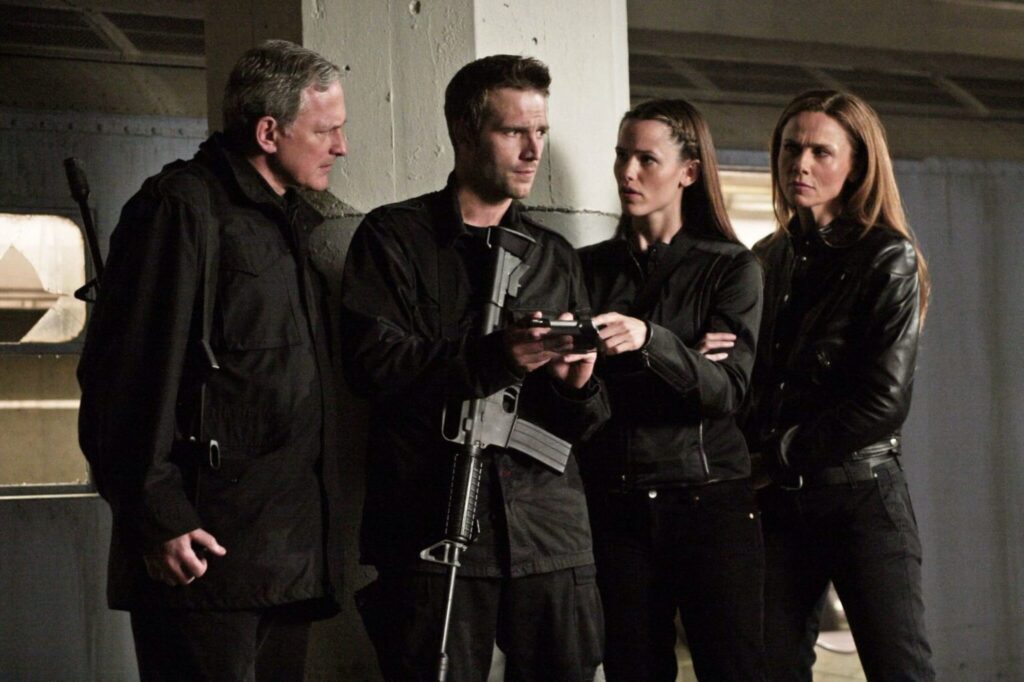The family that spies together - Alias