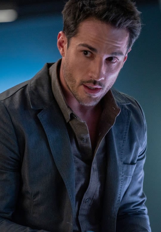 Dr. Valenti - Roswell, New Mexico Season 3 Episode 13