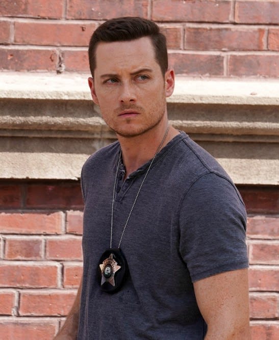 Halstead Grows Suspicious -tall - Chicago PD Season 9 Episode 4