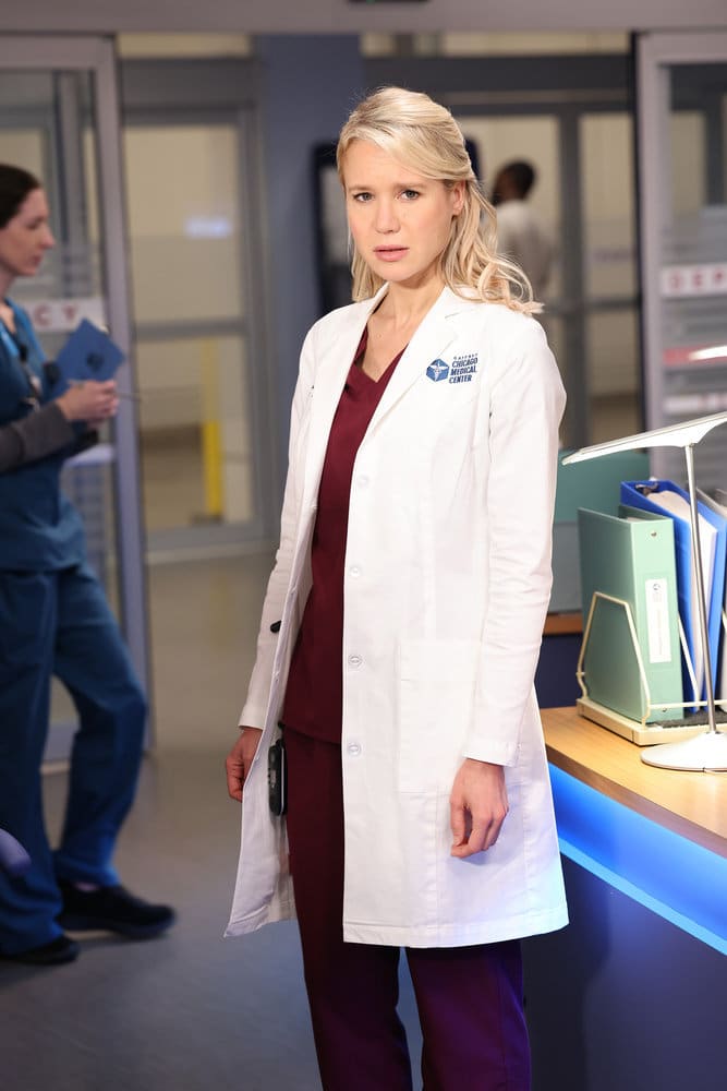 Inappropriate Advances - Chicago Med Season 7 Episode 3