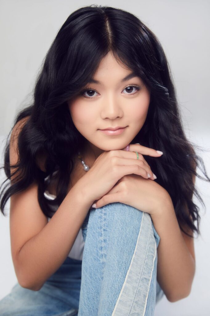 Momona Tamada as Claudia Kishi - The Baby-Sitters Club