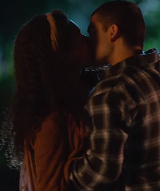Nostalgic Kiss - On My Block Season 4 Episode 7