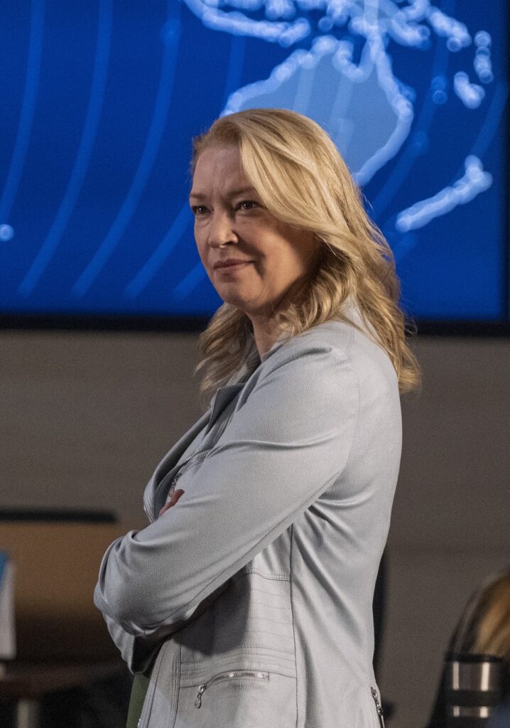 Secretary Regina Oliver - Y: The Last Man Season 1 Episode 9