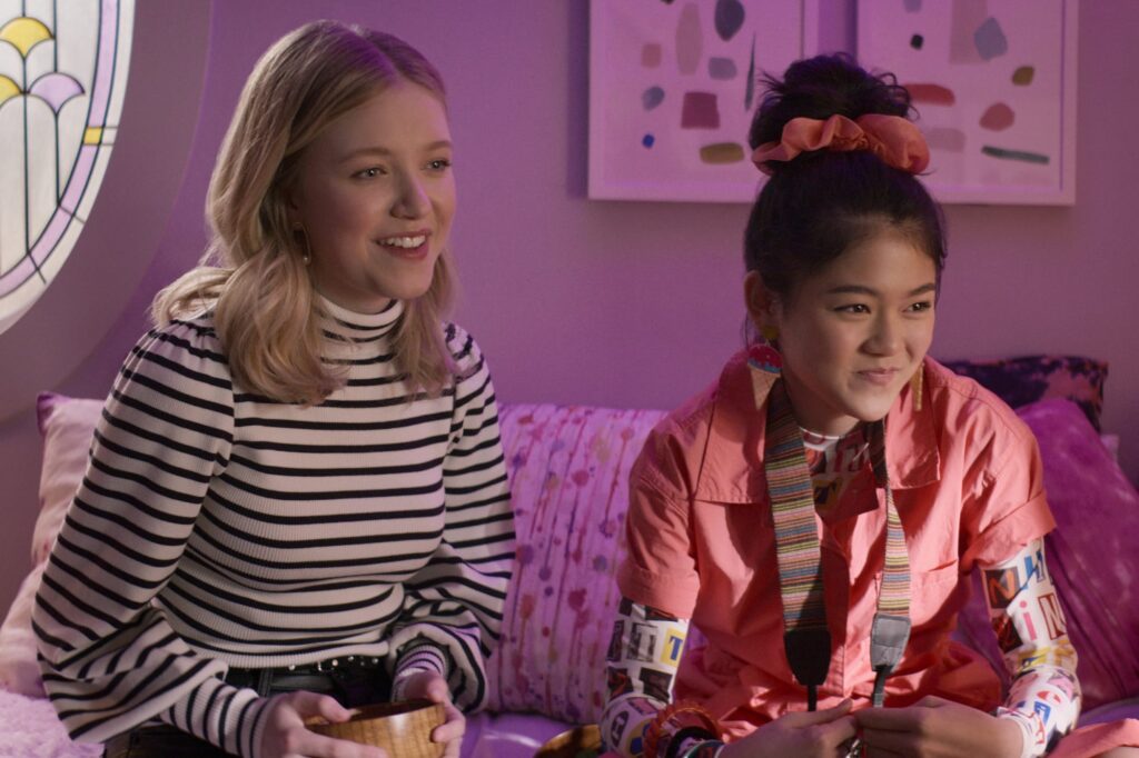 Stacey & Claudia Plot - The Baby-Sitters Club Season 2 Episode 1