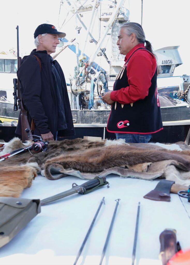 Talking - NCIS Season 19 Episode 4