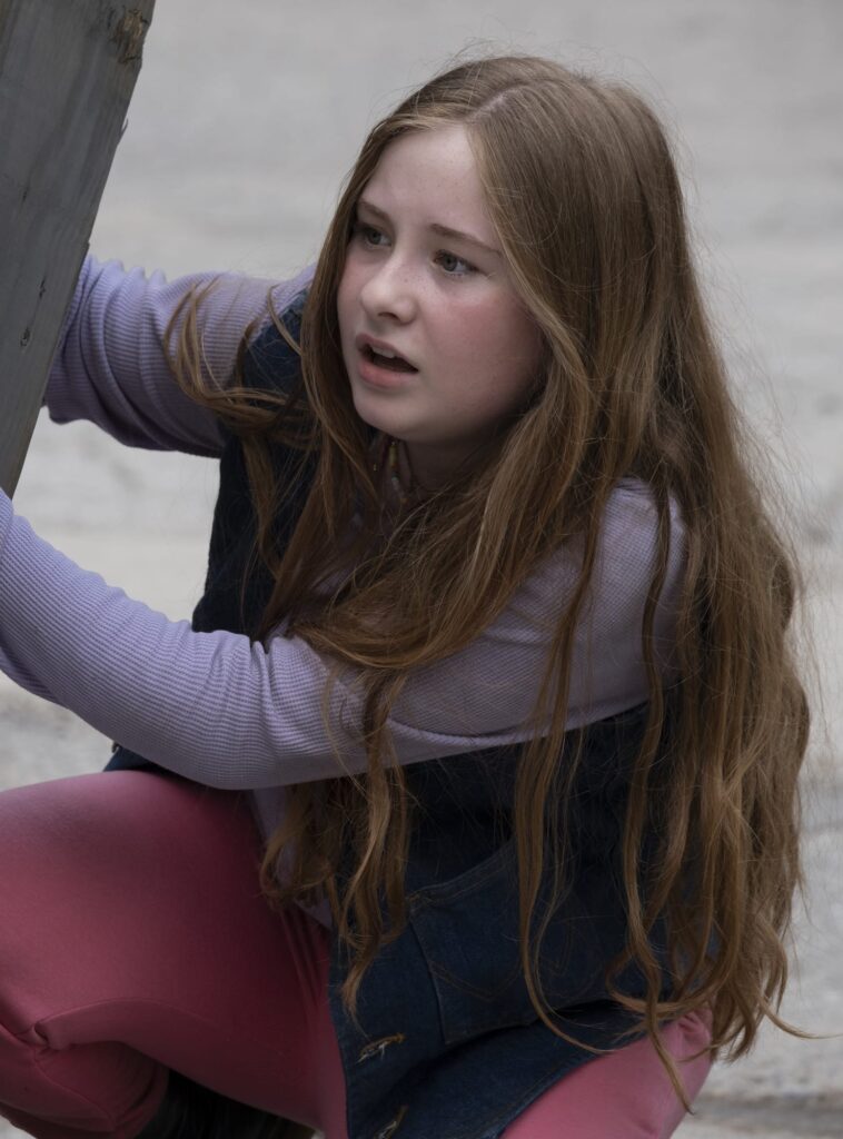 Mackenzie hides - Y: The Last Man Season 1 Episode 10