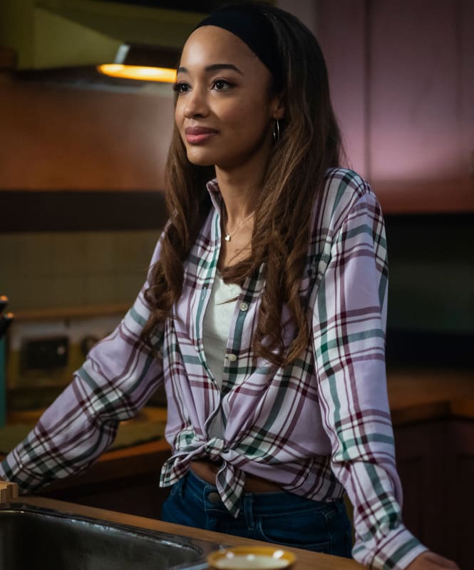 Moving In - Riverdale Season 6 Episode 1