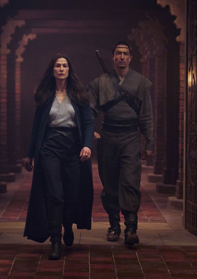 Moiraine and Lan in Fal Dara Walking - The Wheel of Time Season 1 Episode 7
