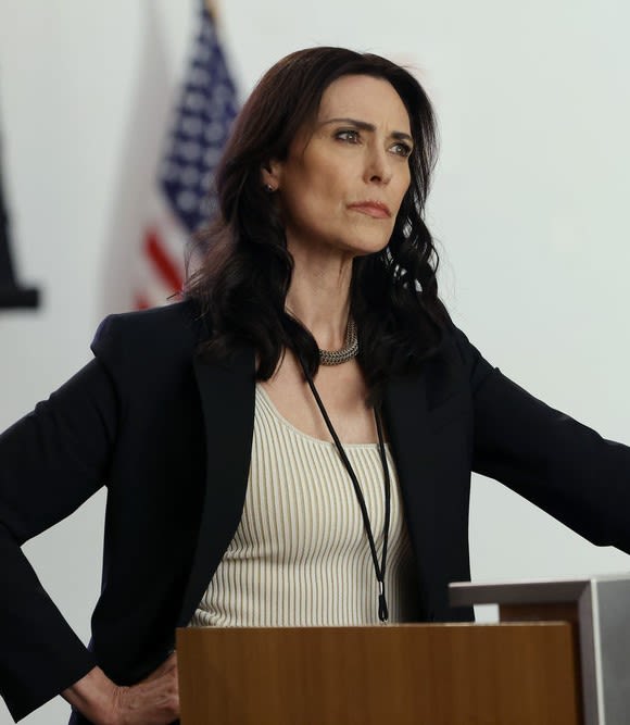 Laying Down the Hammer -tall  - New Amsterdam Season 4 Episode 11