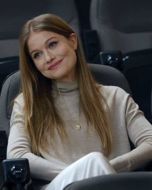Mia  - New Amsterdam Season 4 Episode 11