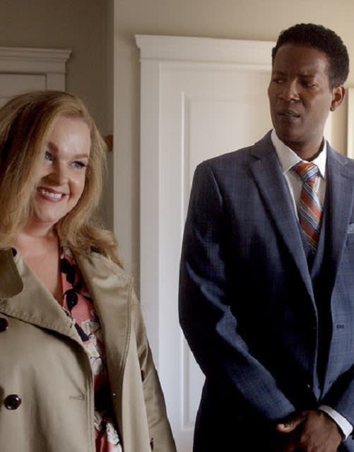 A Different Look for Liv - Resident Alien Season 2 Episode 2