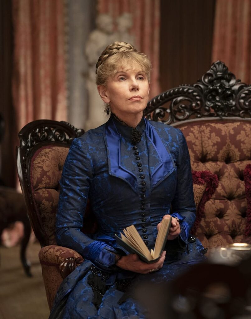 Agnes and her book - The Gilded Age Season 1 Episode 3