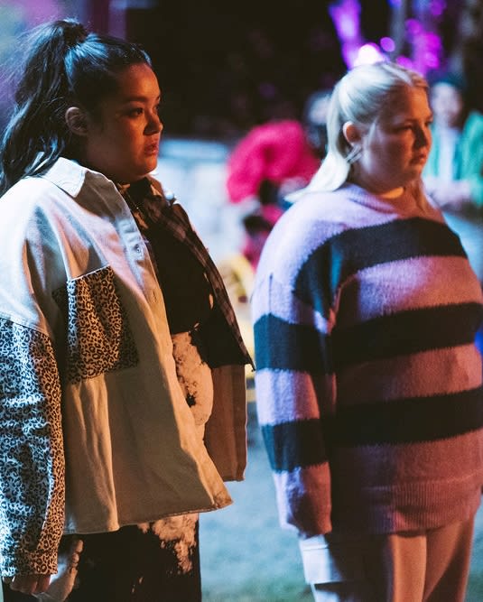 Astrid and Lilly Trying to Figure Out How To Defeat the Monster - Astrid & Lilly Save the World Season 1 Episode 5