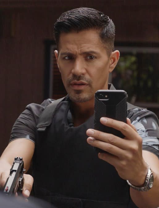 Checking for a Signal - Magnum P.I. Season 4 Episode 14