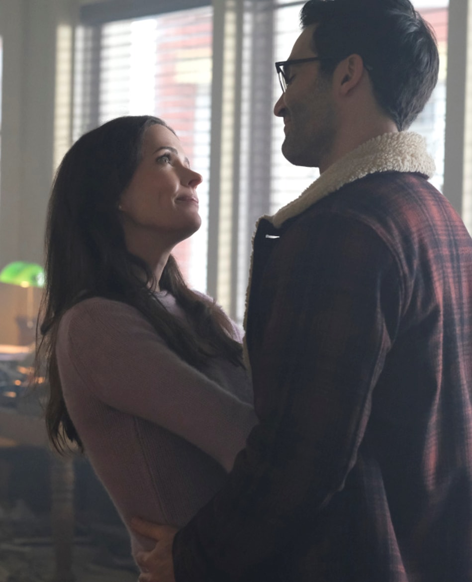 Clark and Lois at the Gazette - Superman & Lois Season 2 Episode 5