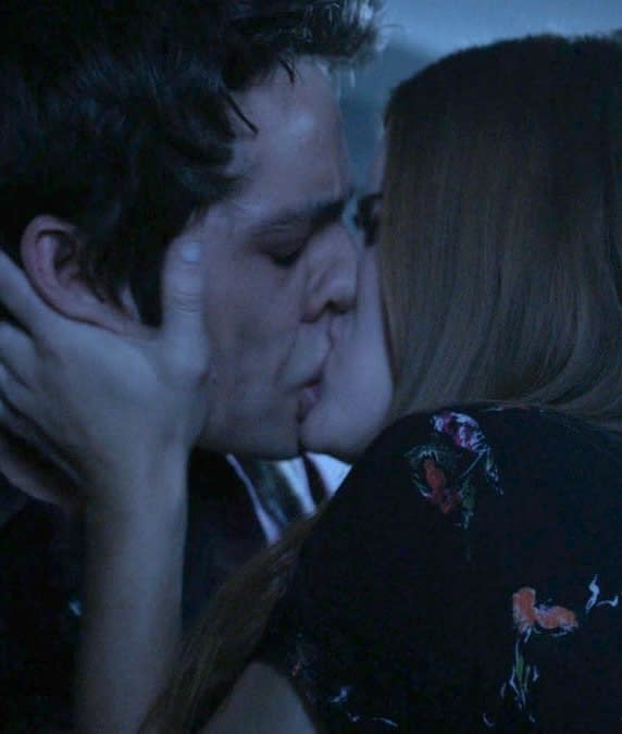 Stiles and Lydia kiss - Teen Wolf