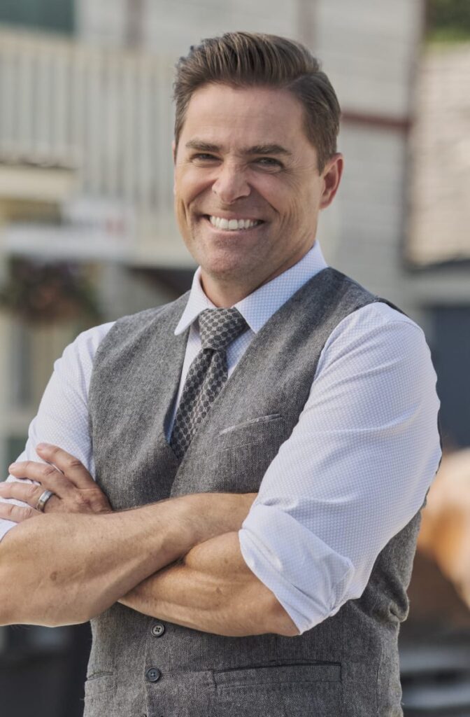 Hope Valley's Future Mayor? - When Calls the Heart Season 9 Episode 1